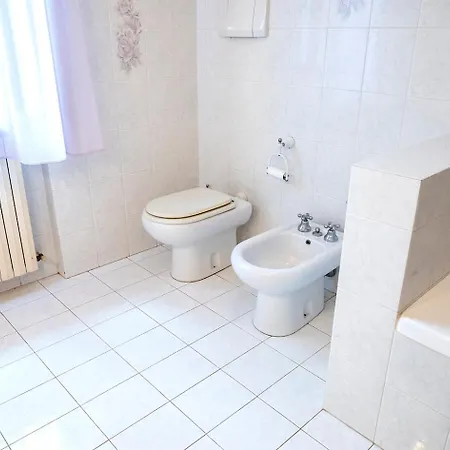 C012 - Camerano, Bilocale Con Doppi Servizi E Giardino Panoramico