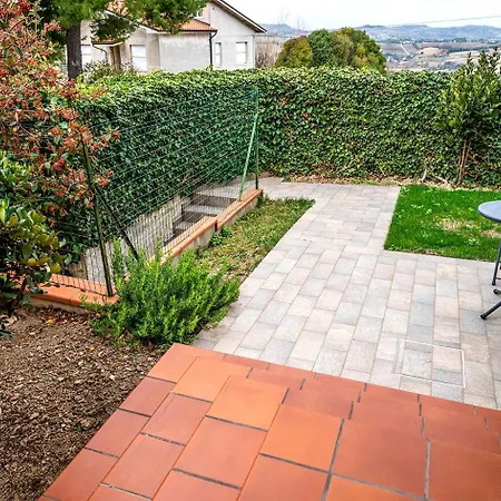 C012 - Camerano, Bilocale Con Doppi Servizi E Giardino Panoramico